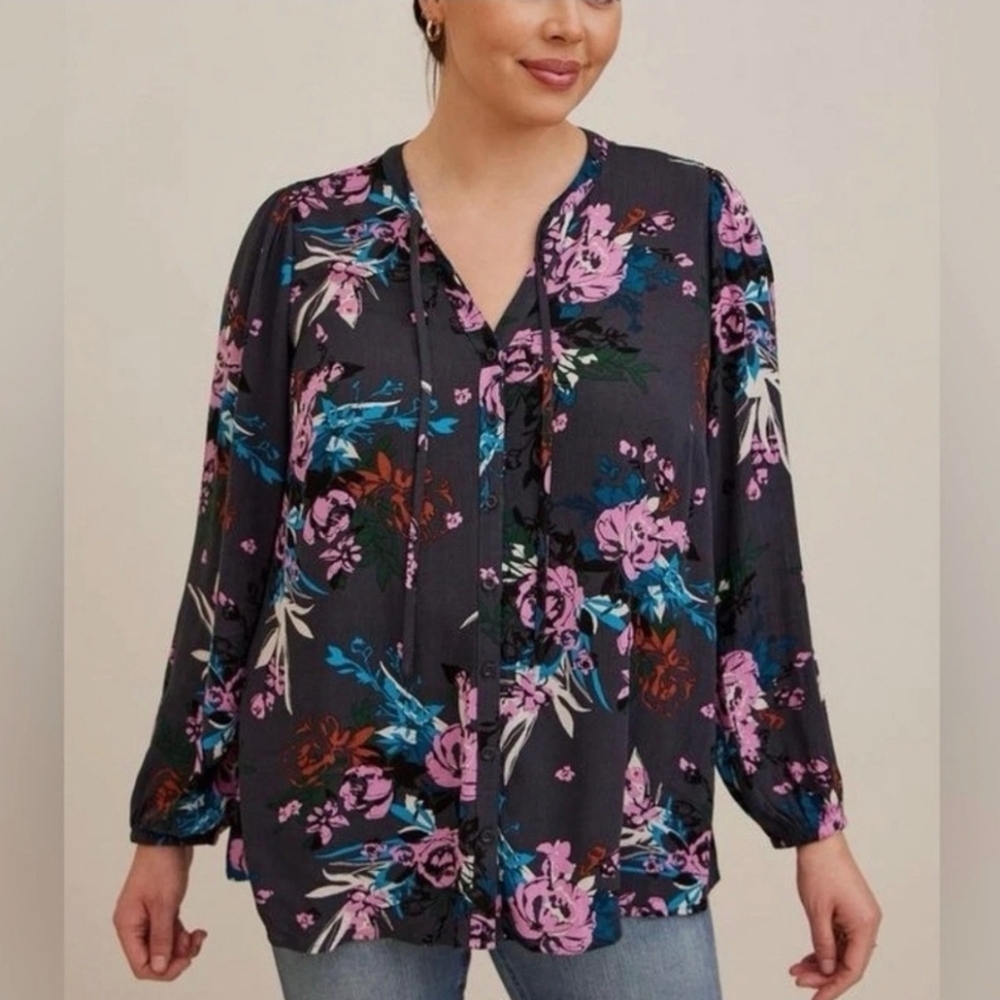 Torrid Deep Gray Floral Button-Up Blouse Size 2 (2X)